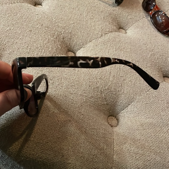Like New Franco Sarto Sunglasses - Picture 2 of 5